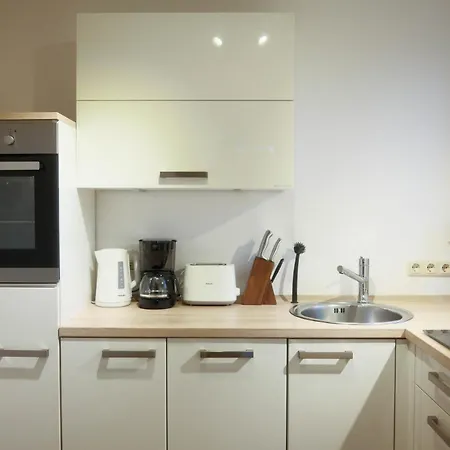 Sonnige Mit Balkon Und Gute Lage Διαμέρισμα *