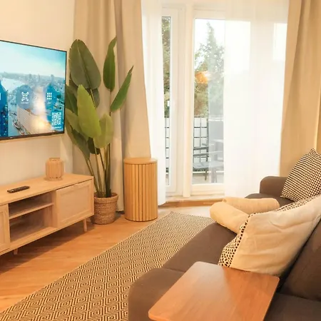 Sonnige Mit Balkon Und Gute Lage Διαμέρισμα