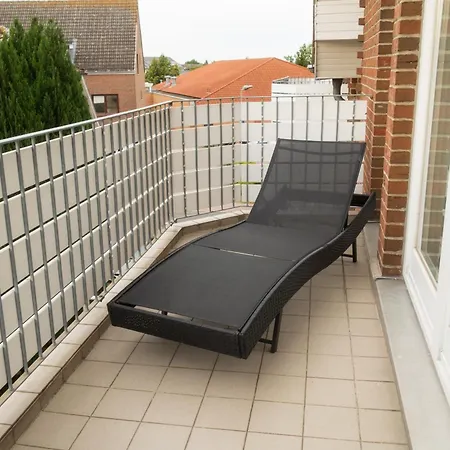 Sonnige Mit Balkon Und Gute Lage Διαμέρισμα *