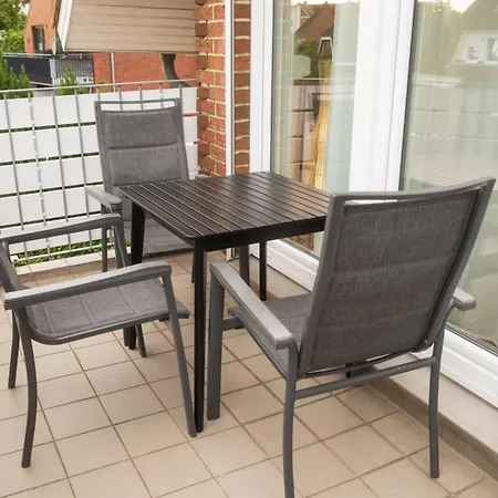 Lägenhet Sonnige Mit Balkon Und Gute Lage Grömitz