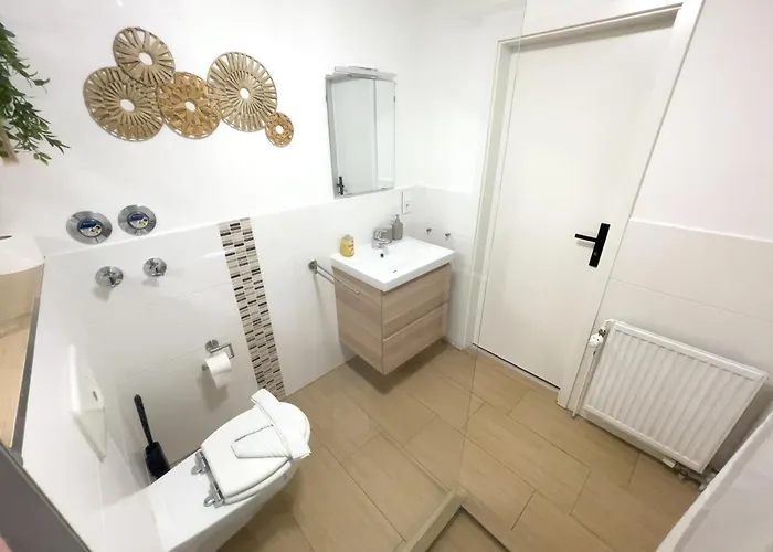 Sonnige Mit Balkon Und Gute Lage Apartamento *